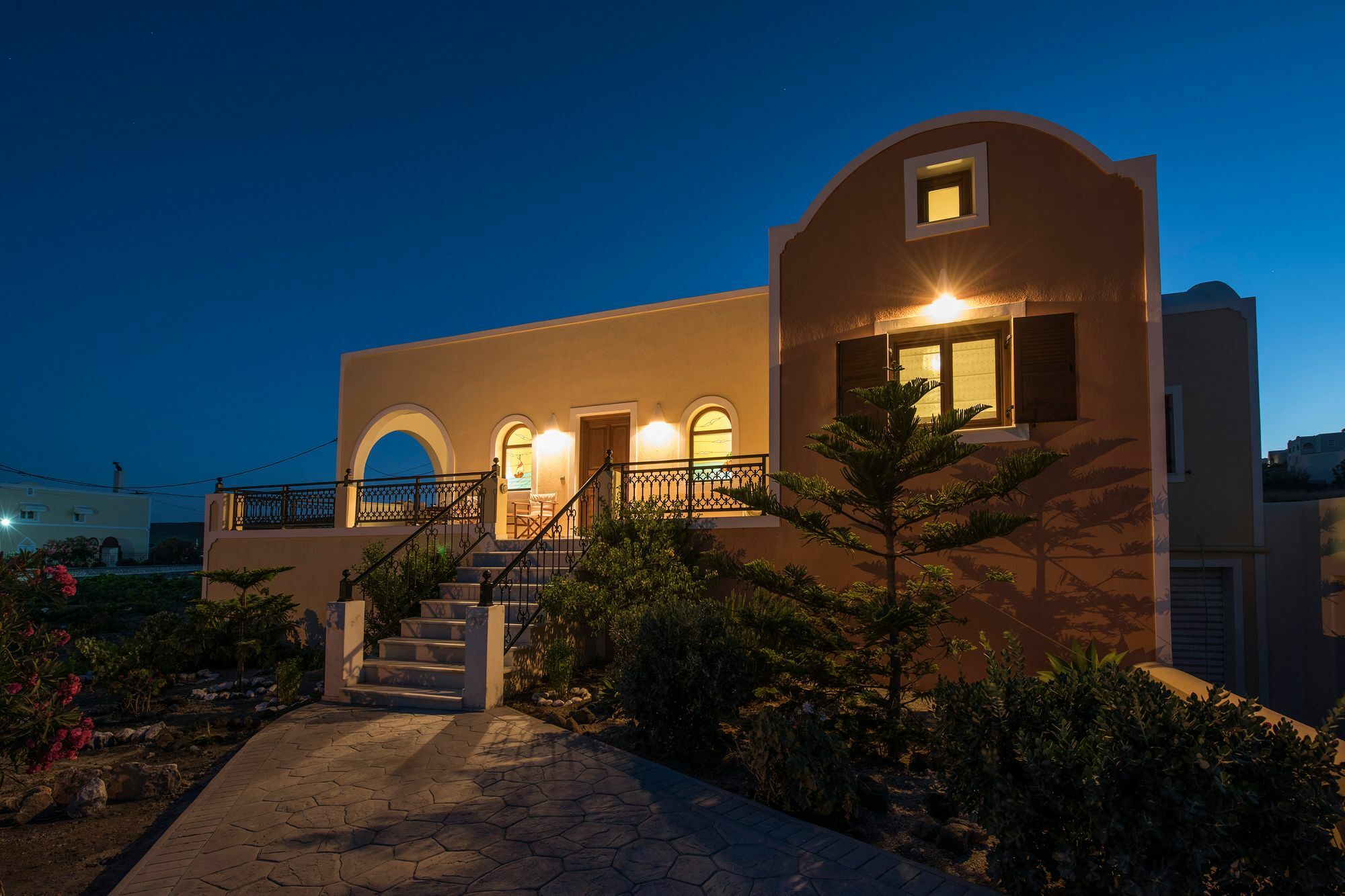 Vineyard Exclusive Suites Akrotírion Екстериор снимка