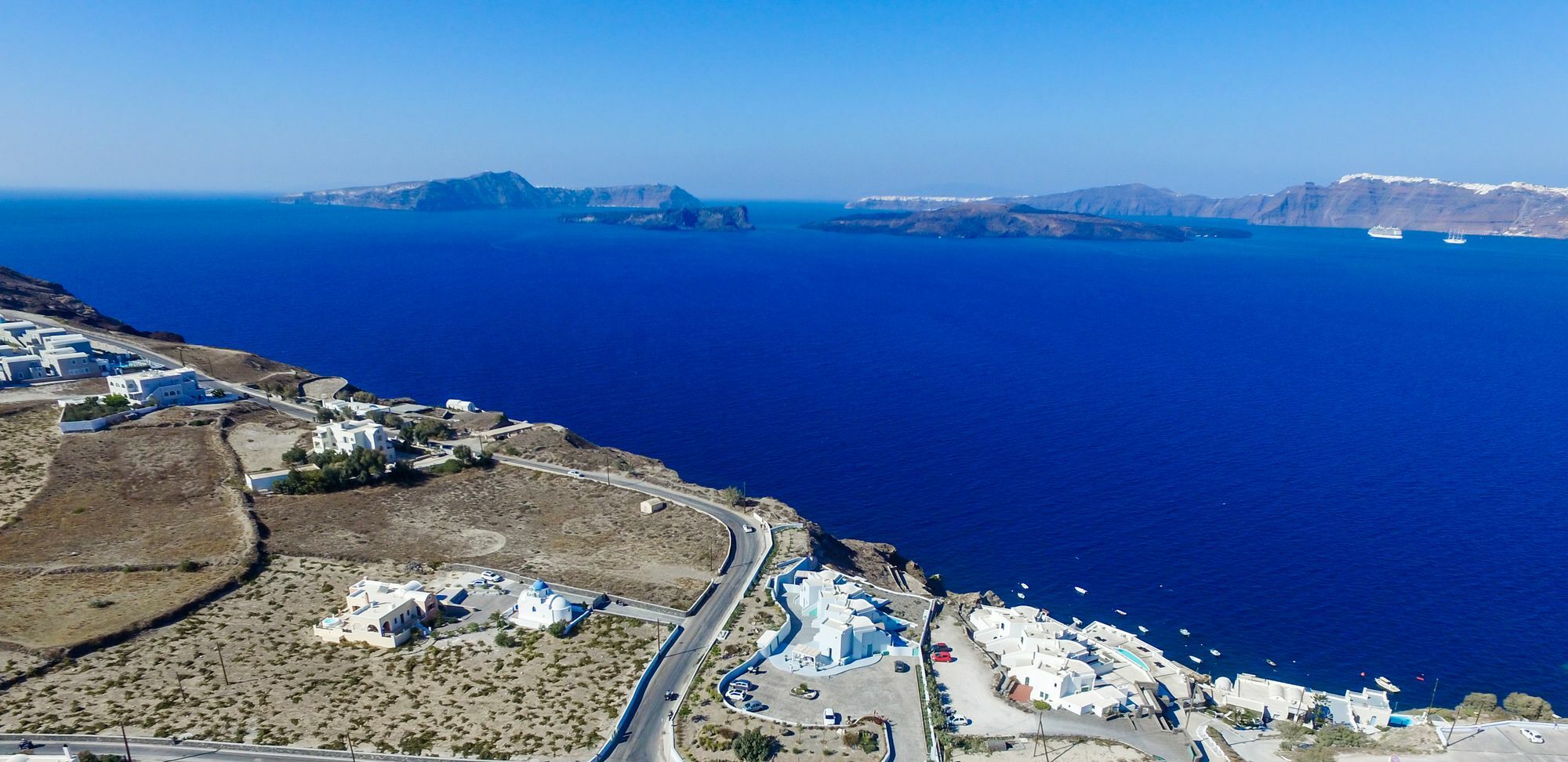 Vineyard Exclusive Suites Akrotírion Екстериор снимка