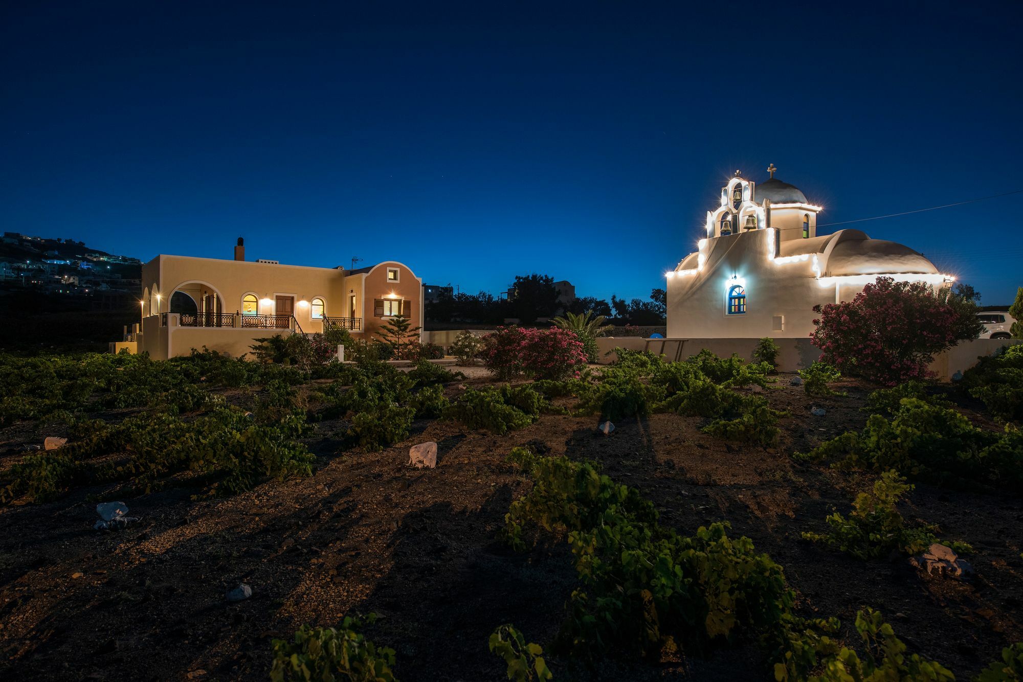 Vineyard Exclusive Suites Akrotírion Екстериор снимка