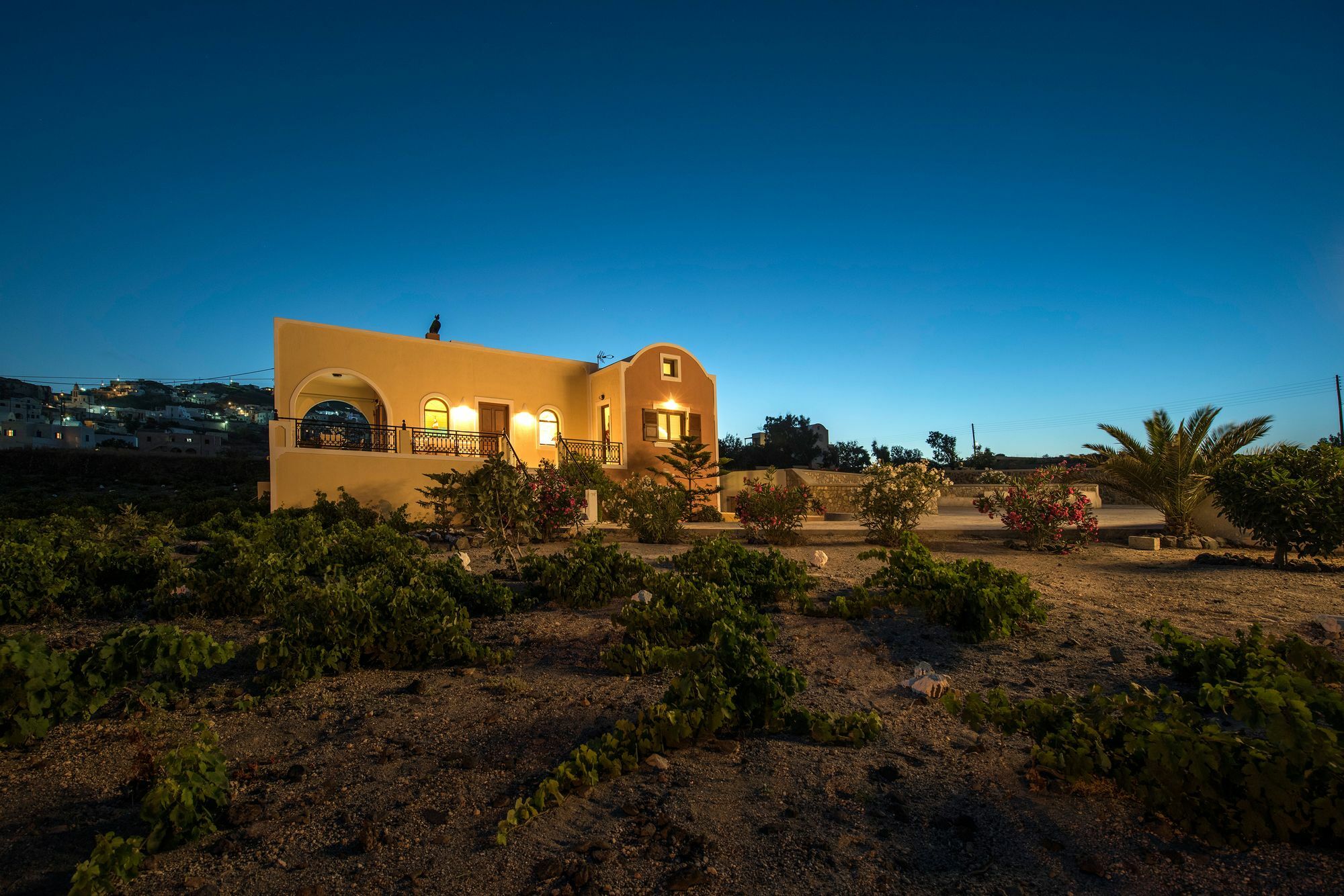 Vineyard Exclusive Suites Akrotírion Екстериор снимка