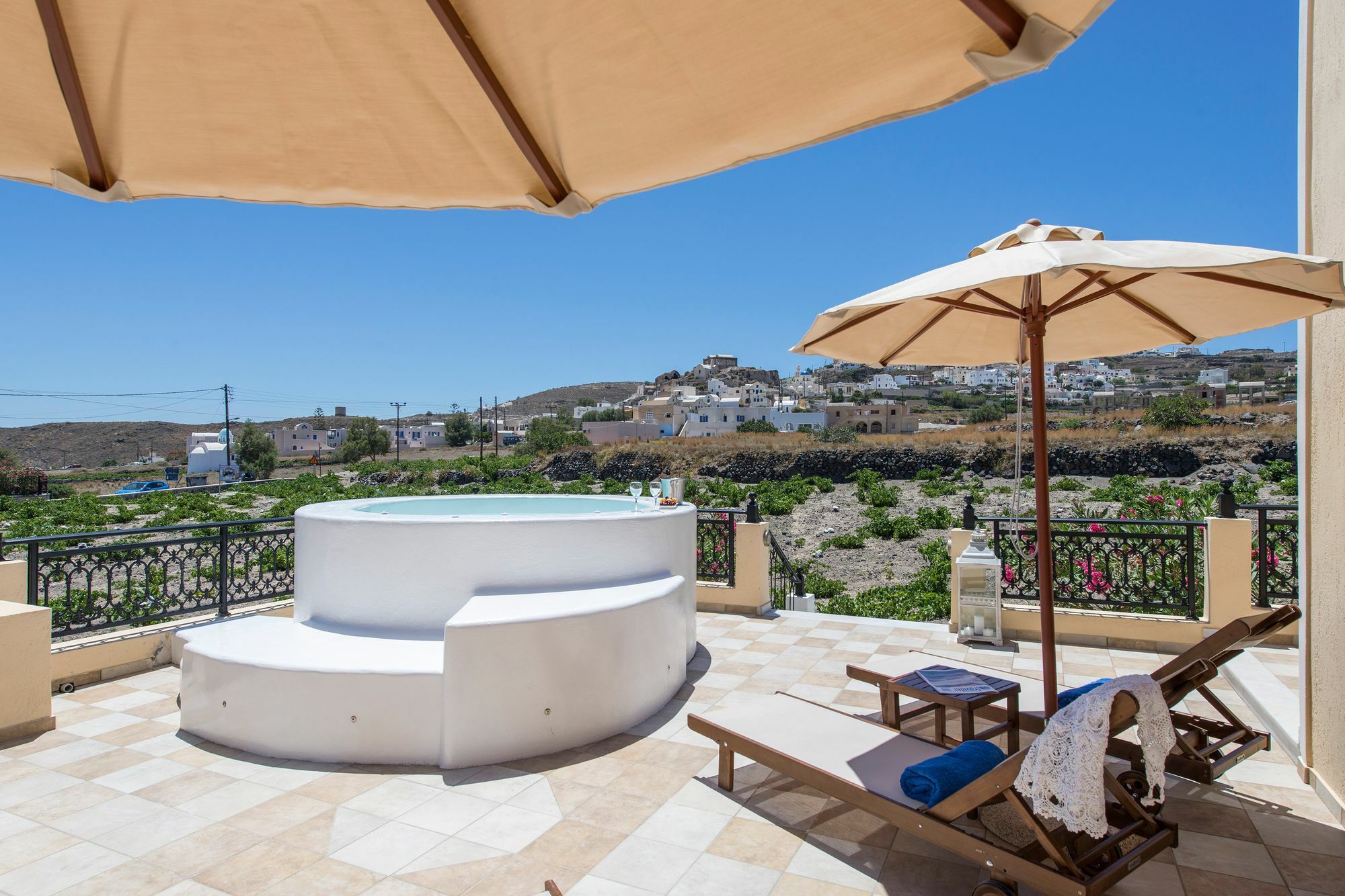 Vineyard Exclusive Suites Akrotírion Екстериор снимка