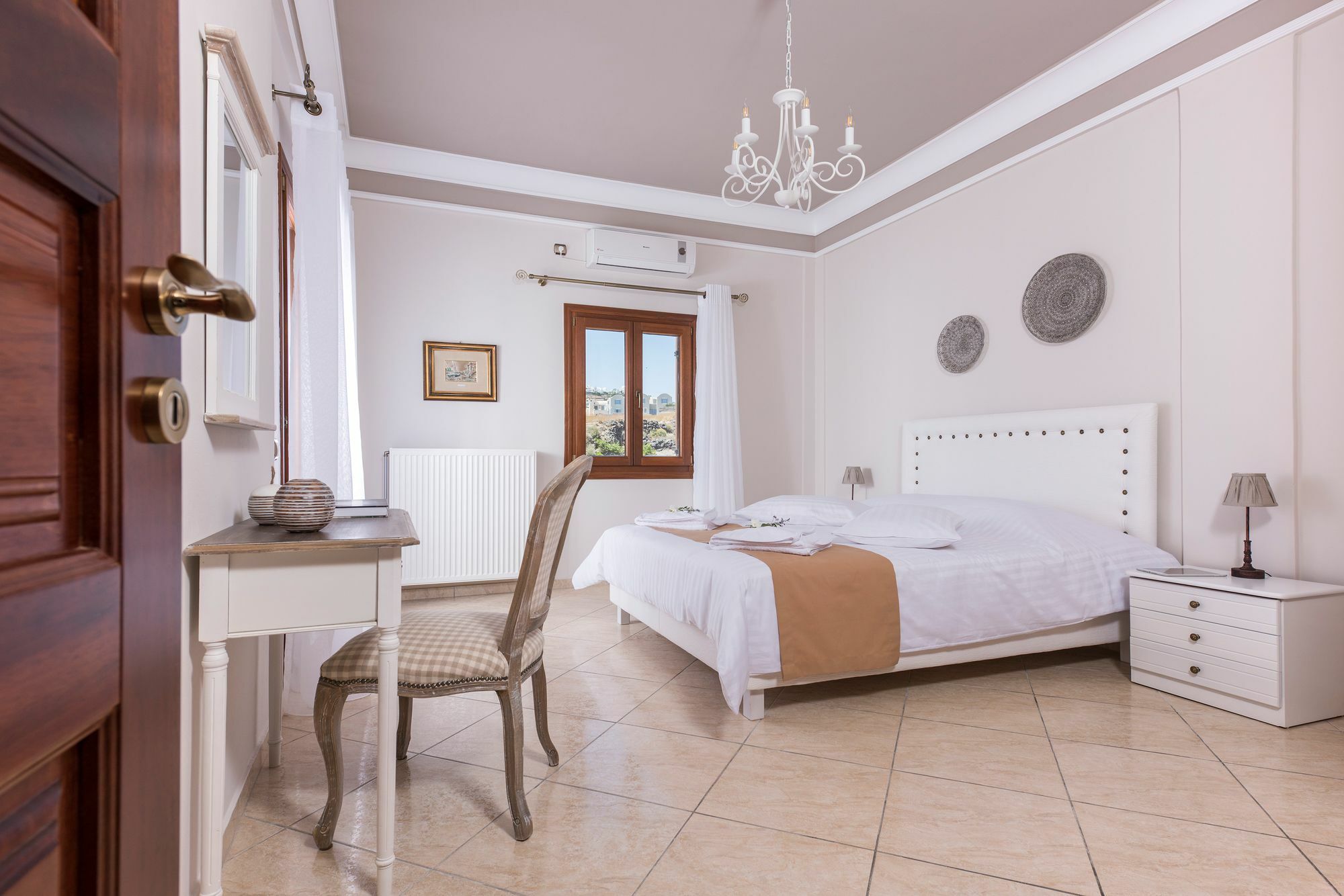 Vineyard Exclusive Suites Akrotírion Екстериор снимка