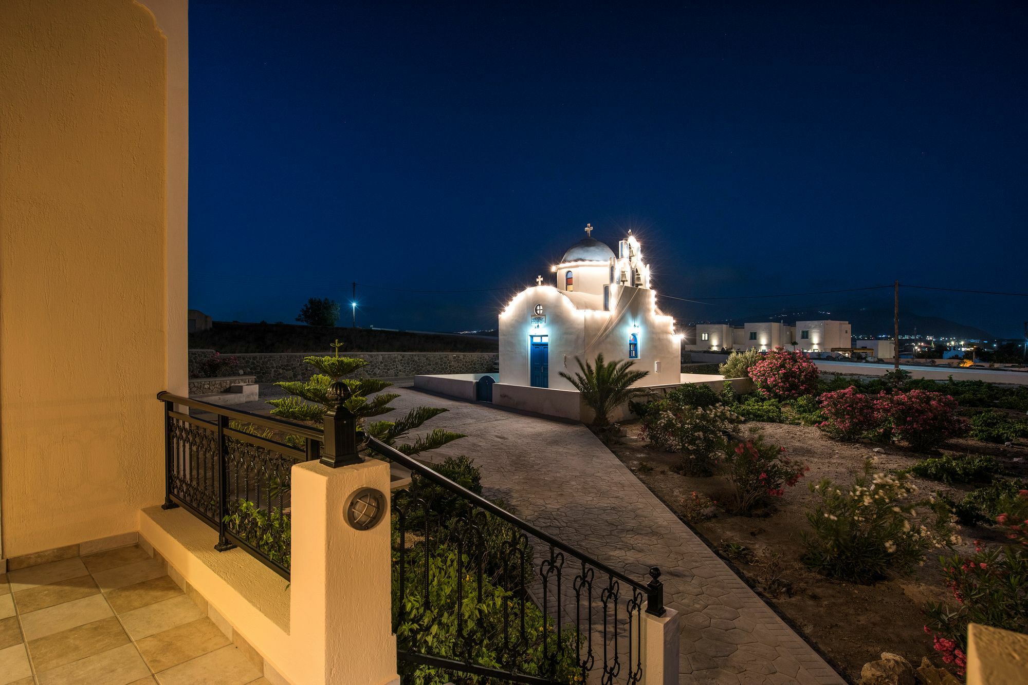 Vineyard Exclusive Suites Akrotírion Екстериор снимка